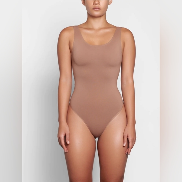 SKIMS SOFT SMOOTHING THONG BODYSUIT/XL/ SIENNA/NWT - Picture 3 of 10
